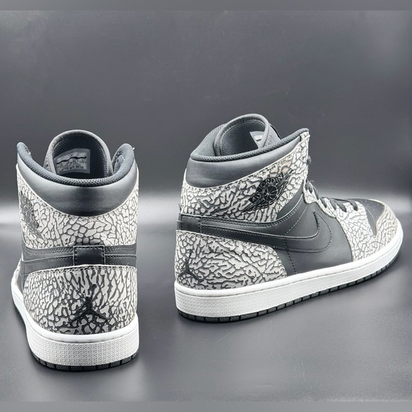 Air Jordan 1 Retro High 'Black Elephant' 2016 - Picture 9 of 14